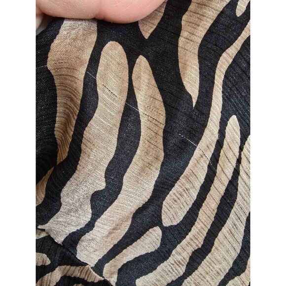 Diane Von Furstenberg 100% silk short sleeve v neck top size 6 - Picture 4 of 6